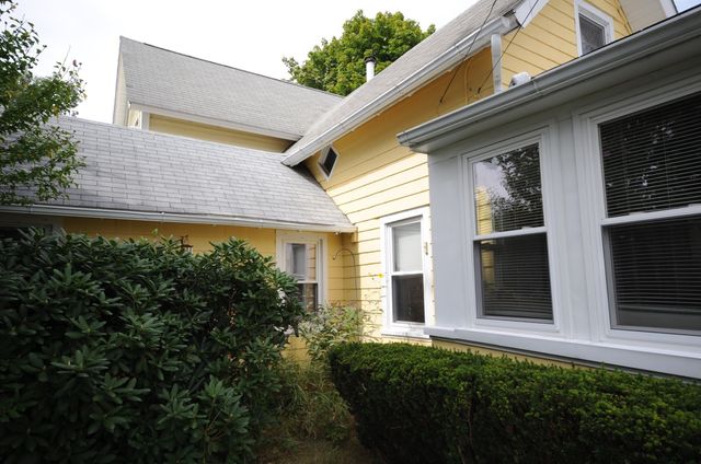 48 Highland Ave, Wareham, MA 02558
