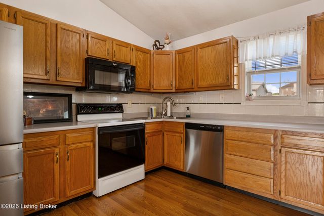 462 Wilsonville Rd, Fisherville, KY 40023