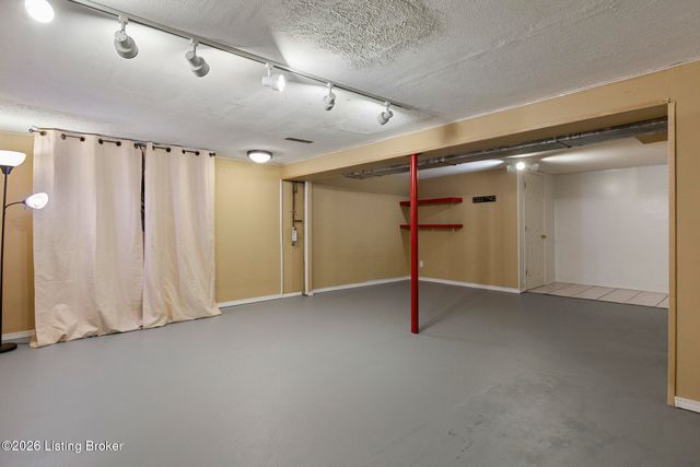 462 Wilsonville Rd, Fisherville, KY 40023