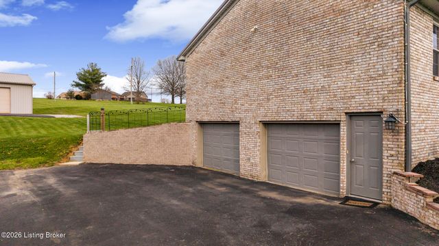 462 Wilsonville Rd, Fisherville, KY 40023