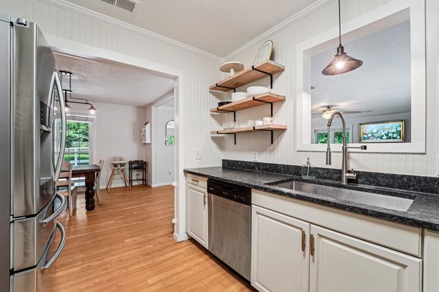 15191 Mcrae Lake, Conroe, TX 77303