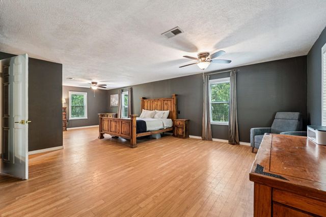 15191 Mcrae Lake, Conroe, TX 77303