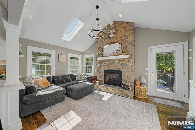 62 Andrew Avenue, Oakland, NJ 07436