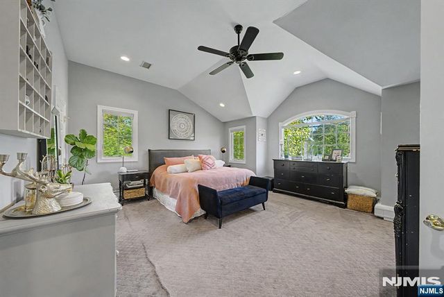 62 Andrew Avenue, Oakland, NJ 07436