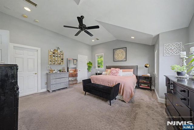 62 Andrew Avenue, Oakland, NJ 07436
