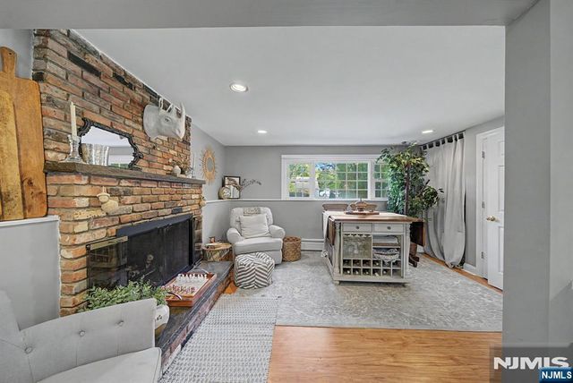 62 Andrew Avenue, Oakland, NJ 07436