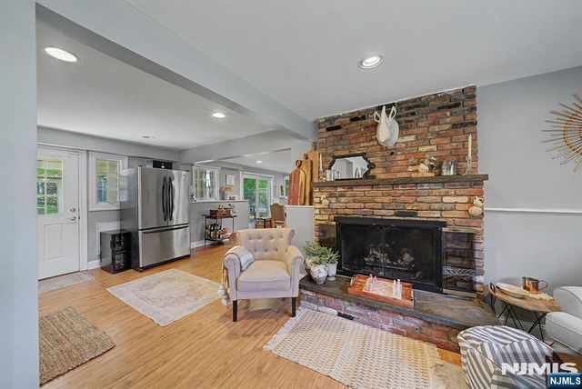 62 Andrew Avenue, Oakland, NJ 07436