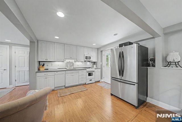 62 Andrew Avenue, Oakland, NJ 07436