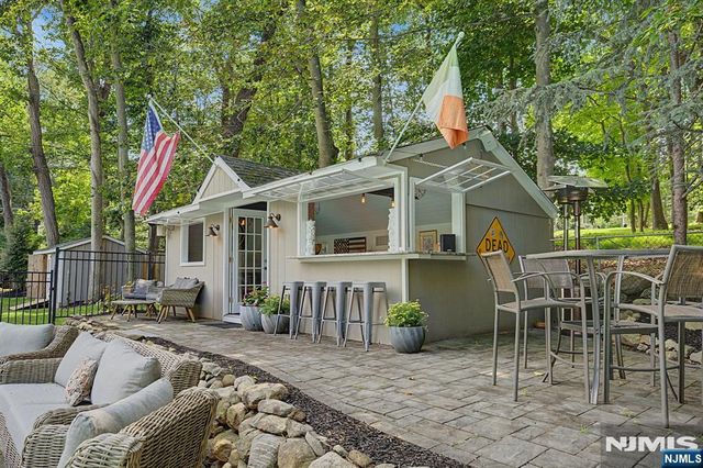 62 Andrew Avenue, Oakland, NJ 07436
