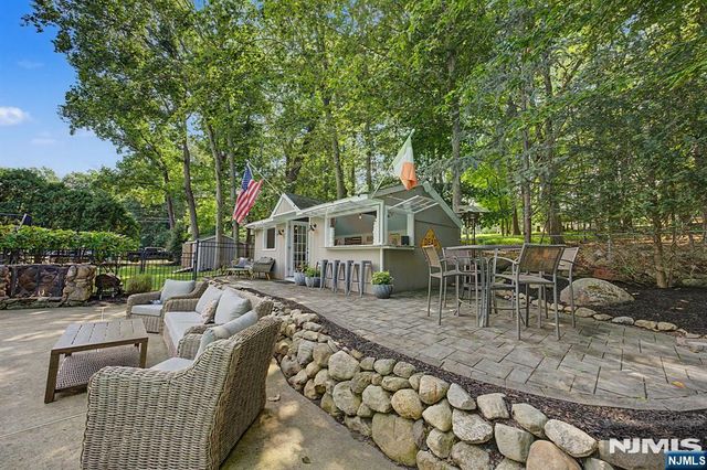62 Andrew Avenue, Oakland, NJ 07436