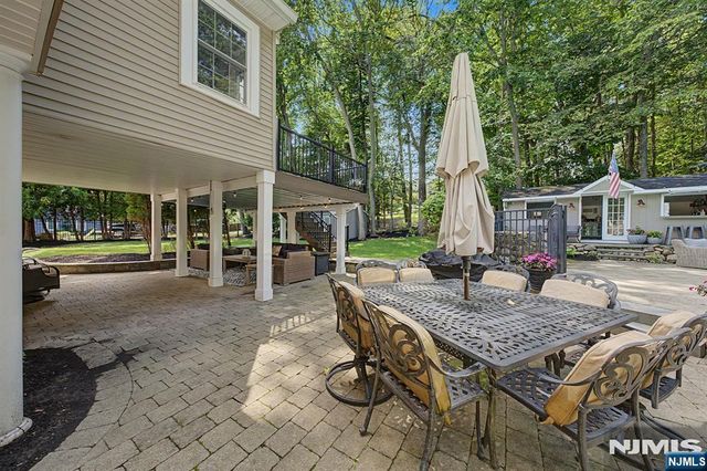 62 Andrew Avenue, Oakland, NJ 07436