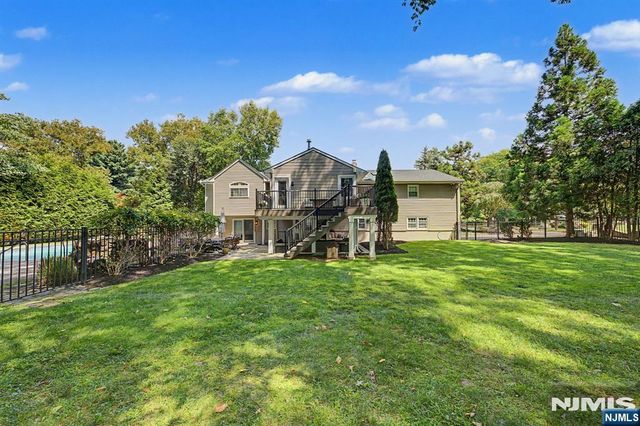 62 Andrew Avenue, Oakland, NJ 07436