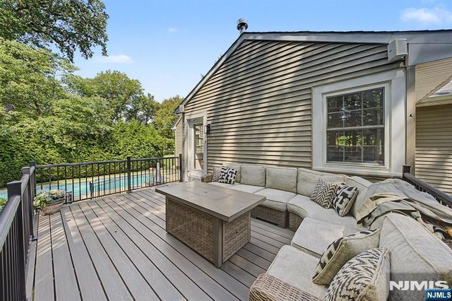 62 Andrew Avenue, Oakland, NJ 07436
