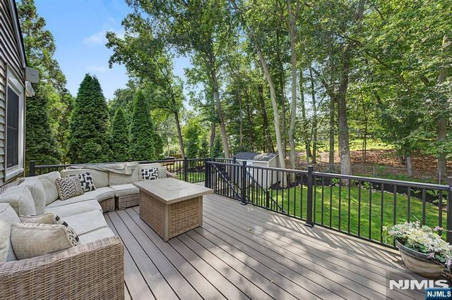 62 Andrew Avenue, Oakland, NJ 07436