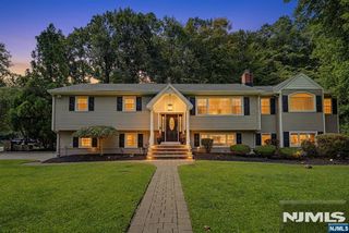62 Andrew Avenue, Oakland, NJ 07436