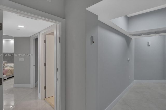 20000 E Country Club Dr 211, Aventura, FL 33180