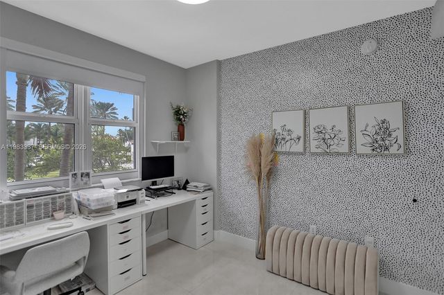 20000 E Country Club Dr 211, Aventura, FL 33180