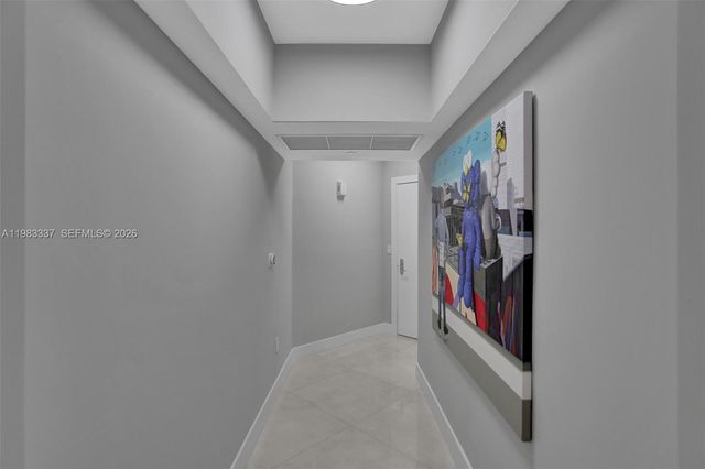 20000 E Country Club Dr 211, Aventura, FL 33180