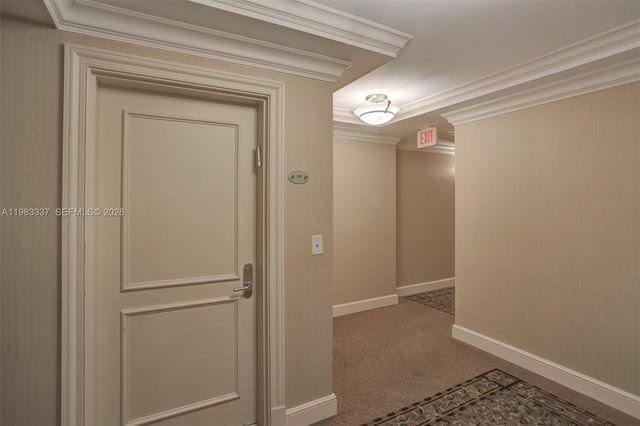 20000 E Country Club Dr 211, Aventura, FL 33180