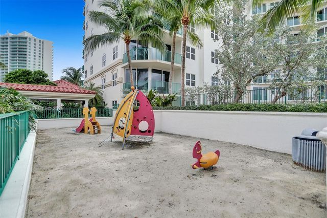 20000 E Country Club Dr 211, Aventura, FL 33180