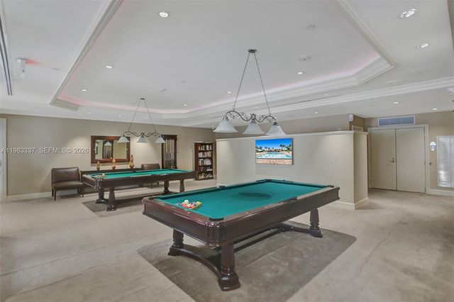 20000 E Country Club Dr 211, Aventura, FL 33180