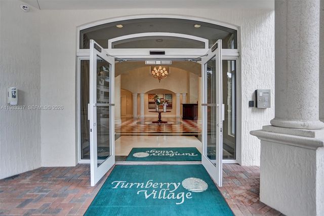 20000 E Country Club Dr 211, Aventura, FL 33180