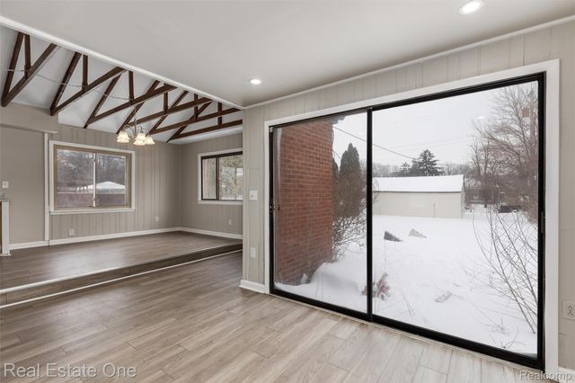 19196 Berden Street, Detroit, MI 48236