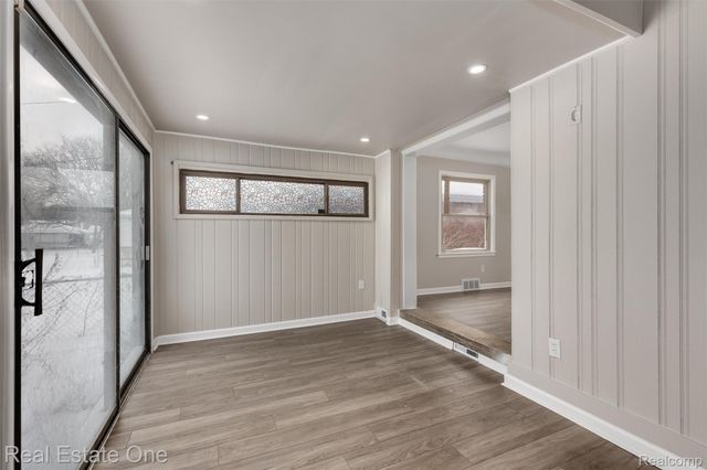 19196 Berden Street, Detroit, MI 48236