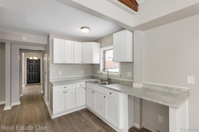 19196 Berden Street, Detroit, MI 48236