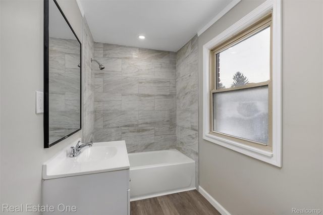 19196 Berden Street, Detroit, MI 48236