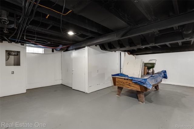 19196 Berden Street, Detroit, MI 48236