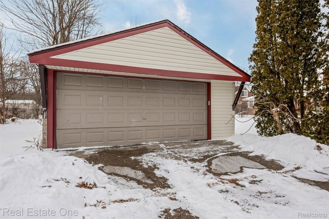 19196 Berden Street, Detroit, MI 48236