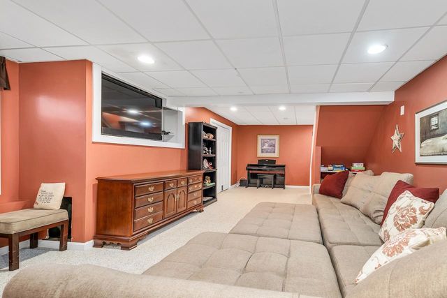 31 Wood Hill Drive, Auburn, NH 03032