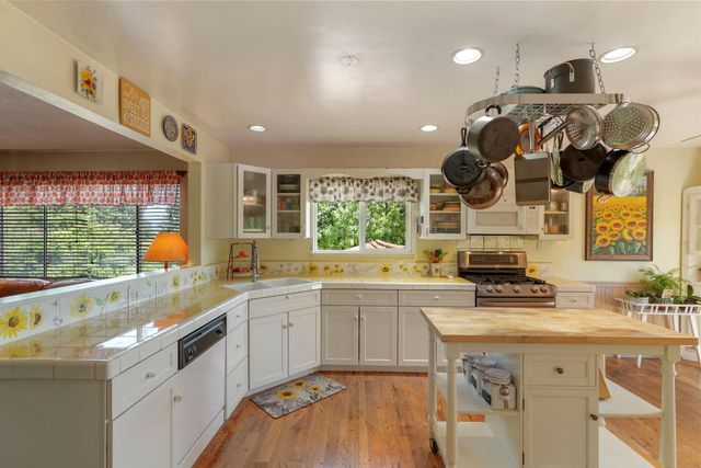 10450 Walnut Grove Rd, Thornton, CA 95686