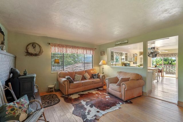 10450 Walnut Grove Rd, Thornton, CA 95686