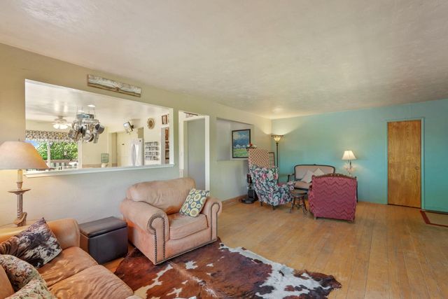 10450 Walnut Grove Rd, Thornton, CA 95686