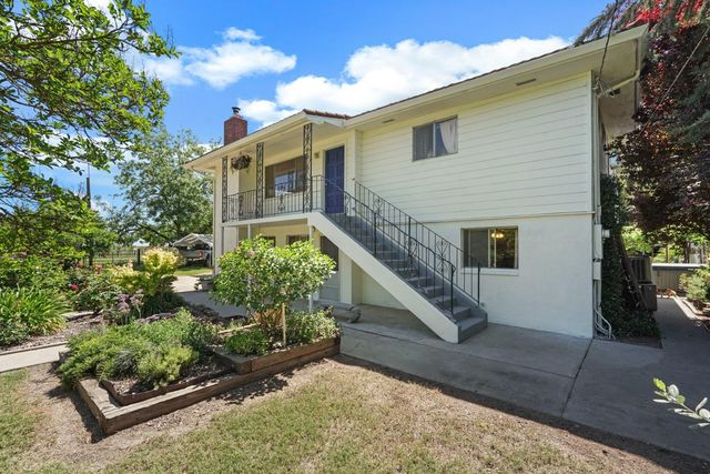 10450 Walnut Grove Rd, Thornton, CA 95686