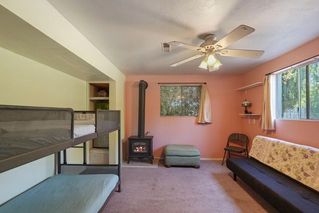 10450 Walnut Grove Rd, Thornton, CA 95686