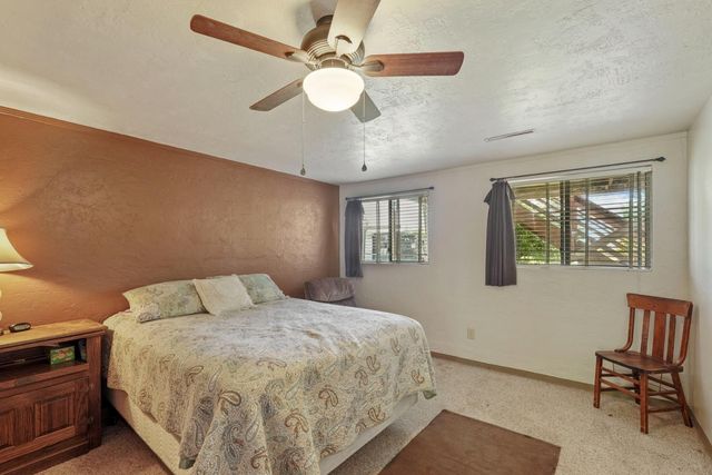 10450 Walnut Grove Rd, Thornton, CA 95686