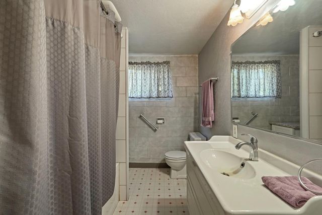 10450 Walnut Grove Rd, Thornton, CA 95686