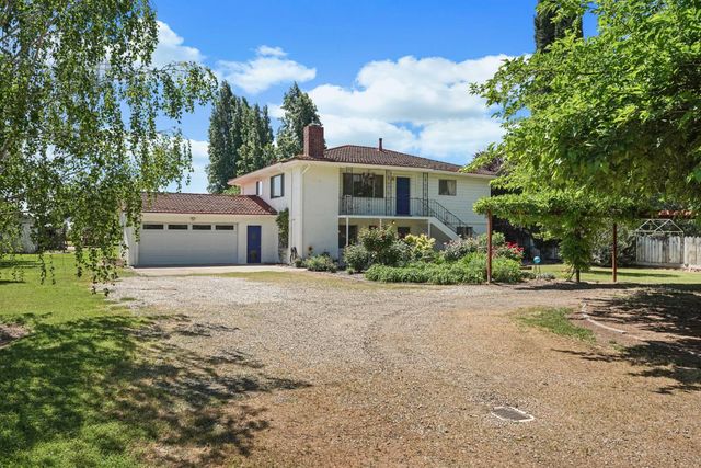 10450 Walnut Grove Rd, Thornton, CA 95686