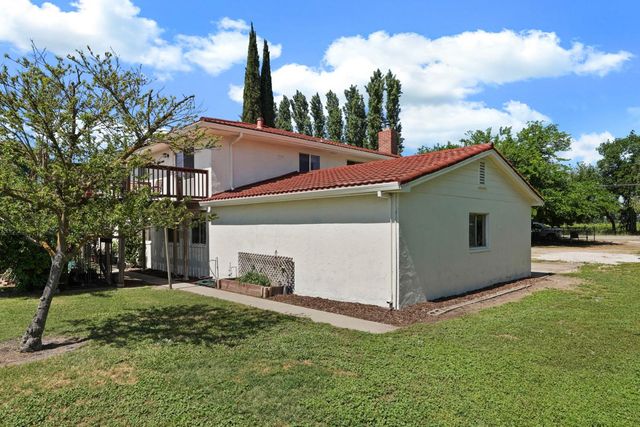 10450 Walnut Grove Rd, Thornton, CA 95686