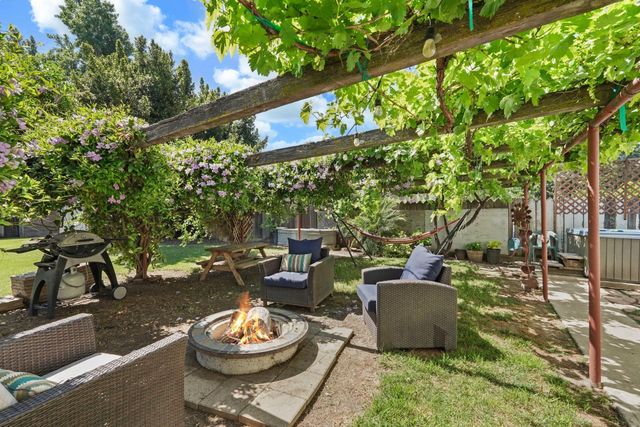 10450 Walnut Grove Rd, Thornton, CA 95686