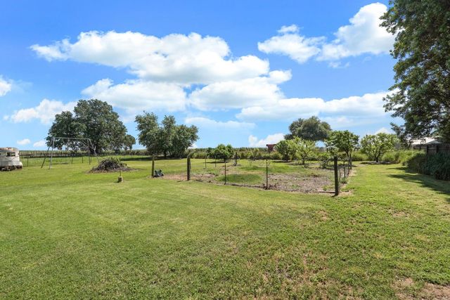 10450 Walnut Grove Rd, Thornton, CA 95686