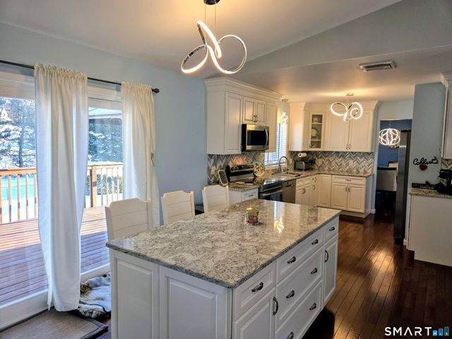 66 Haystack Road, Manchester, CT 06040