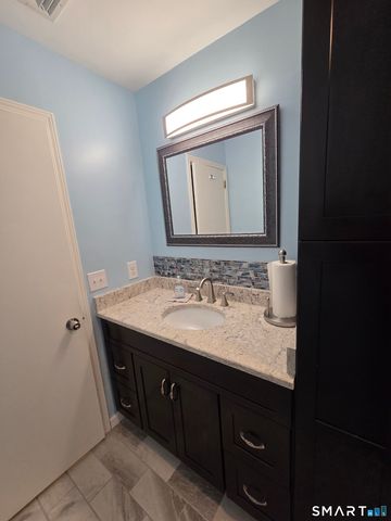 66 Haystack Road, Manchester, CT 06040