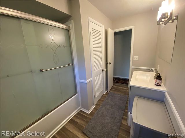 6169 Johnson Road, Flushing, MI 48433
