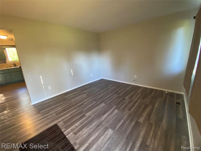 6169 Johnson Road, Flushing, MI 48433