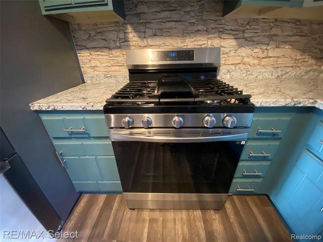 6169 Johnson Road, Flushing, MI 48433