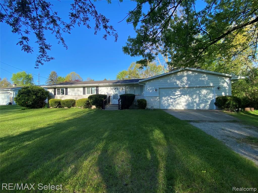 6169 Johnson Road, Flushing, MI 48433